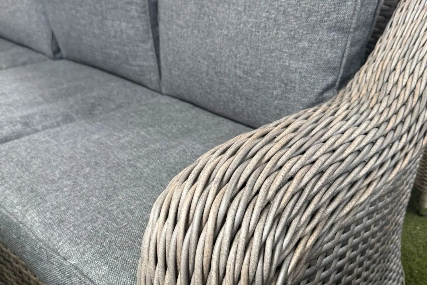 Oakham 5 Seater Sofa Lounge Set with Height Adjustable Table in Grey - photo 2